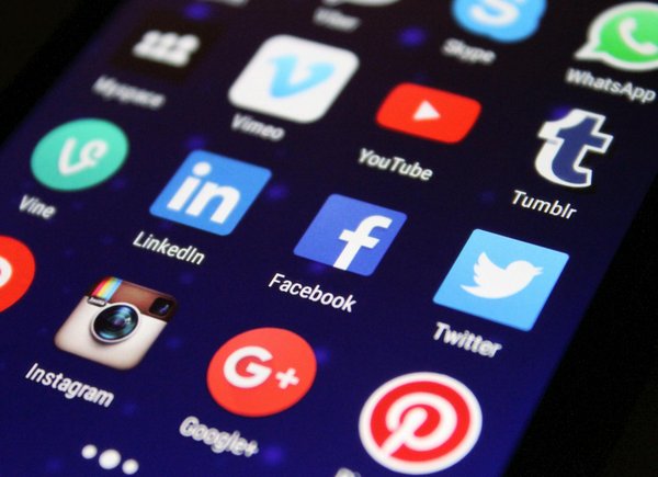 Devenir un expert en médiation digitale grâce à une formation numérique